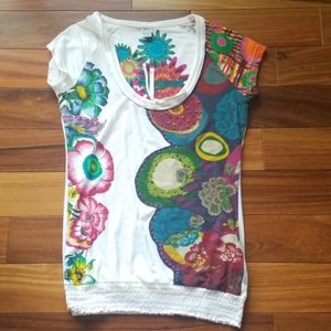 T shirt by Desigual.